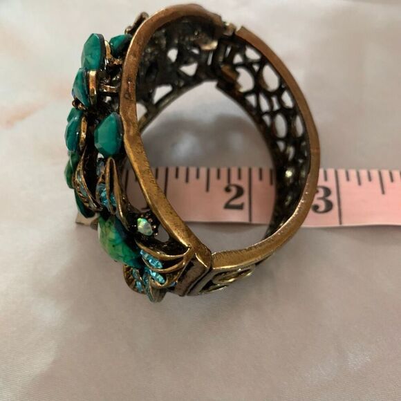 Vintage-Inspired Floral Cuff Bracelet Turquoise - Picture 8 of 10